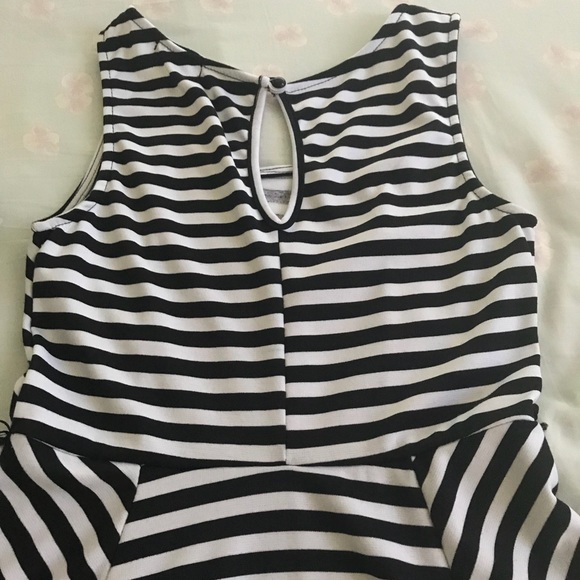 Black and white sweetheart dress - Picture 3 of 4